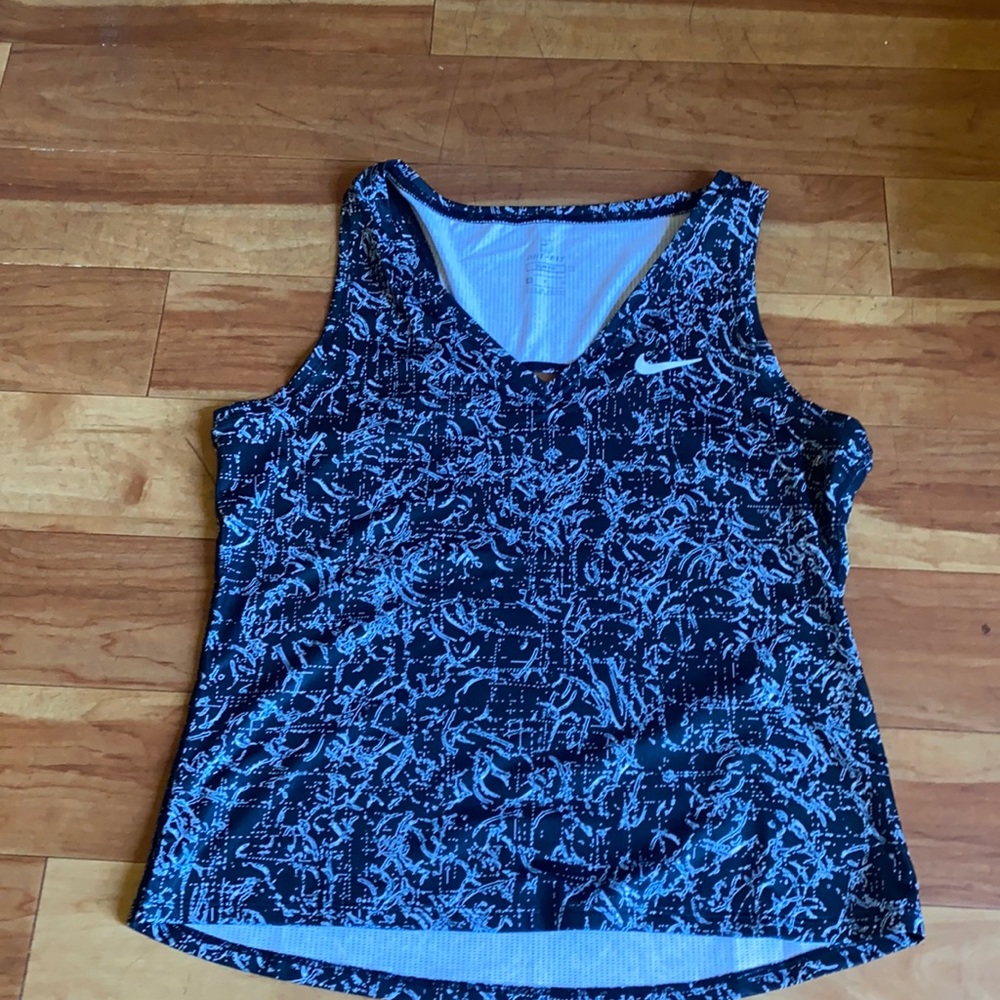 Nike top